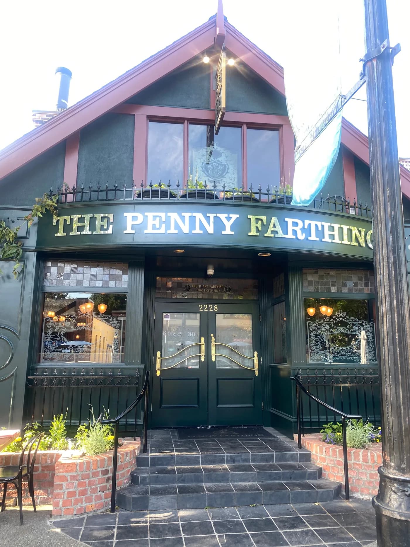 The Penny Farthing pub in Oak Bay Village
