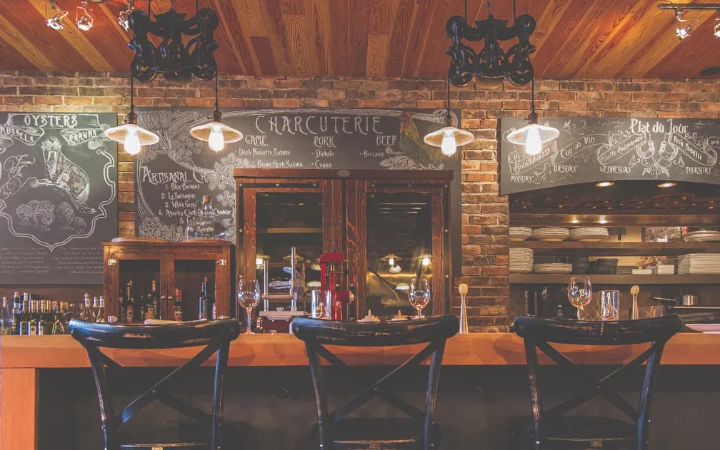 Dining room and bar at Vis-à-Vis in Oak Bay